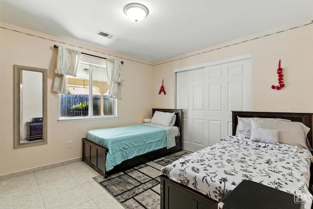 3023 Esperanza Dr, Bakersfield, CA 93313 - bedroom with baseboards and a closet