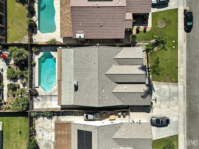 3023 Esperanza Dr, Bakersfield, CA 93313 - drone / aerial view of a pool area