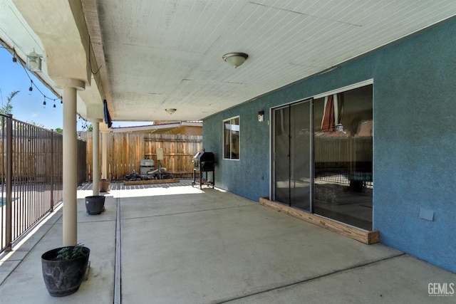 3023 Esperanza Dr, Bakersfield, CA 93313 - fenced backyard featuring a patio and grilling area