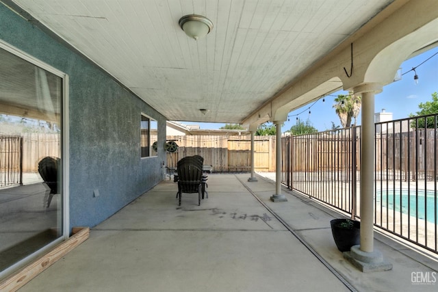 3023 Esperanza Dr, Bakersfield, CA 93313 - fenced backyard with a patio