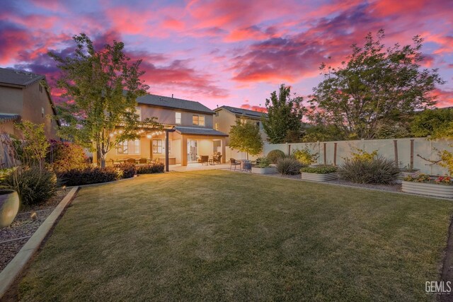 8113 Mcgraw Hill Dr, Bakersfield, CA 93311 - view of yard with a patio and fence