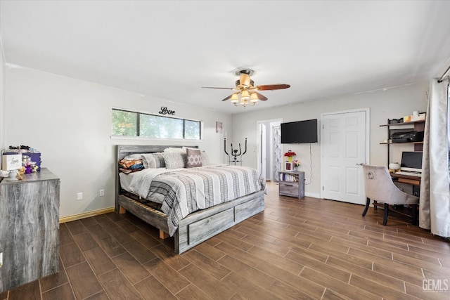 bedroom featuring ceiling fan