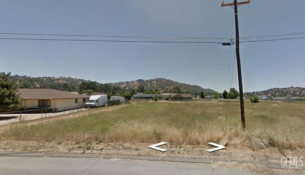 27980 Hialeah Dr, Tehachapi, CA 93561 - photo 1