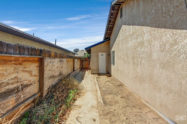 3304 Charlotte St, Bakersfield, CA 93313 - view of yard