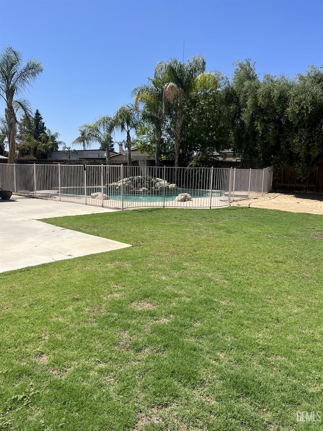 5700 Via Marisol St, Bakersfield, CA 93308 - view of yard with a patio area