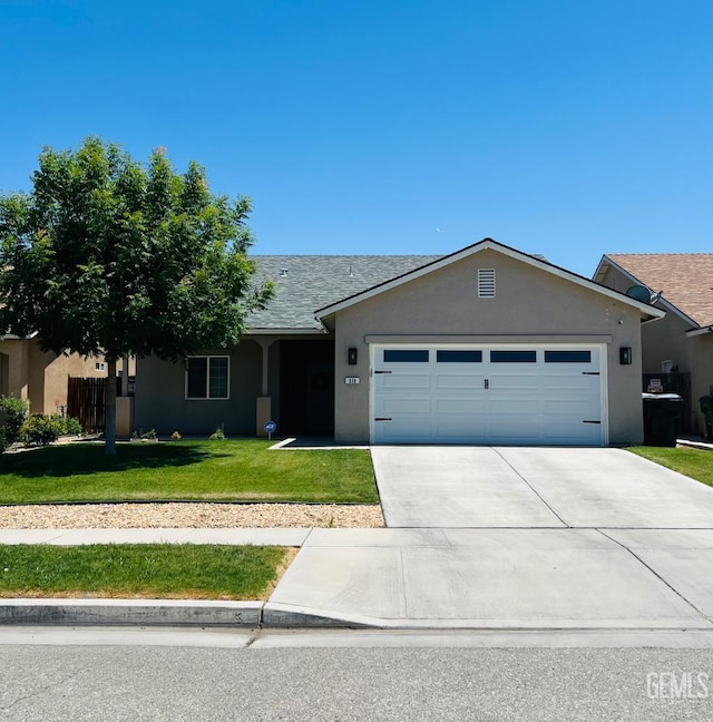 318 Smoke Tree Ct, Wasco, CA 93280 - ranch-style house featuring stucco siding, a garage, a front yard, driveway, and a shingled roof
