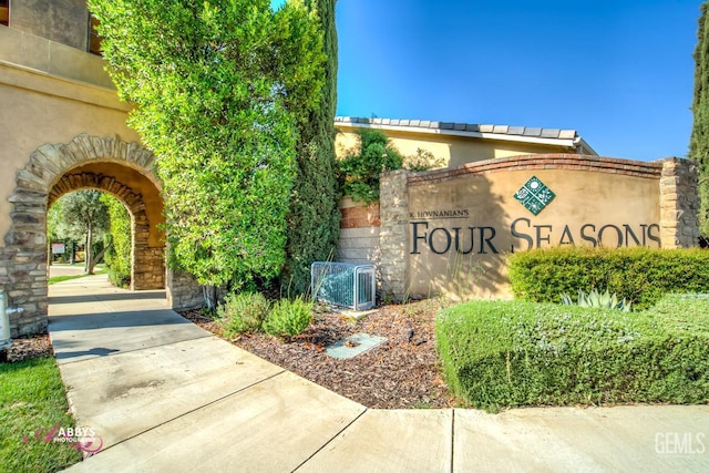 9803 Petersburg Pl, Bakersfield, CA 93306 - view of community / neighborhood sign