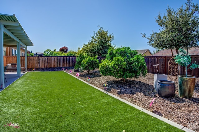 9803 Petersburg Pl, Bakersfield, CA 93306 - view of yard
