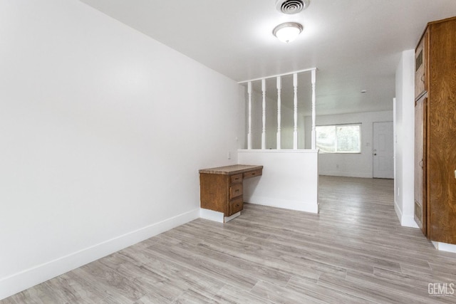 924 Day Ave, Bakersfield, CA 93308 - empty room with baseboards, visible vents, and light wood-style flooring