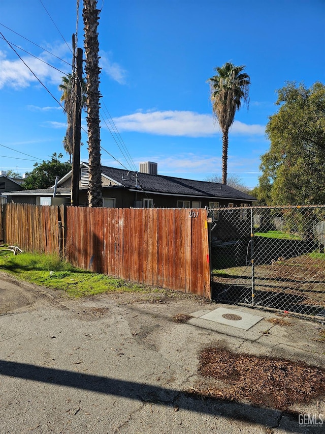 2131 Berger St, Bakersfield, CA 93305 - full bath with tile patterned floors, ornamental molding, toilet, shower / bathtub combination, and vanity