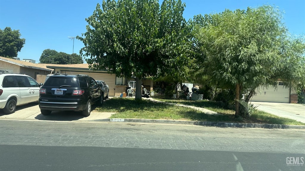 9817 San Diego St, Lamont, CA 93241 - view of obstructed view of property