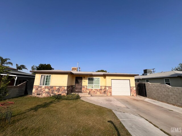 1930 Clinton St, Delano, CA 93215 - photo 2