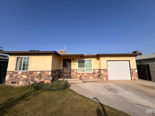 1930 Clinton St, Delano, CA 93215 - photo 1