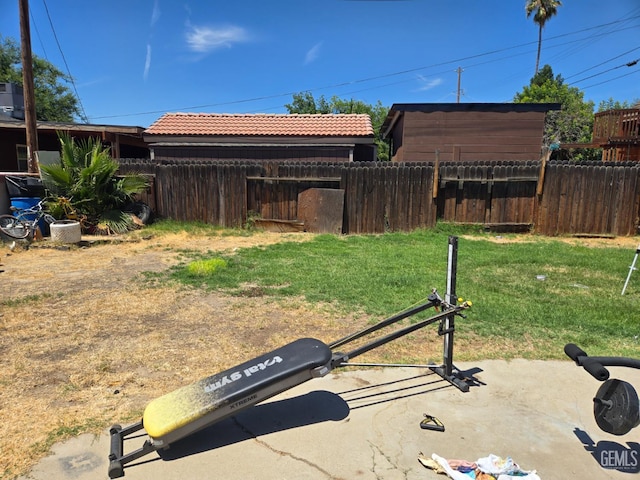 1704 Bower St, Bakersfield, CA 93305 - view of yard