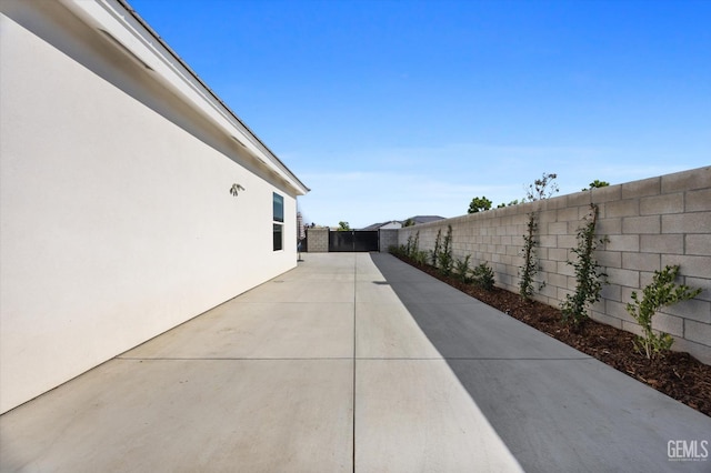 16711 Keystone Pl, Bakersfield, CA 93314 - fenced backyard featuring a patio