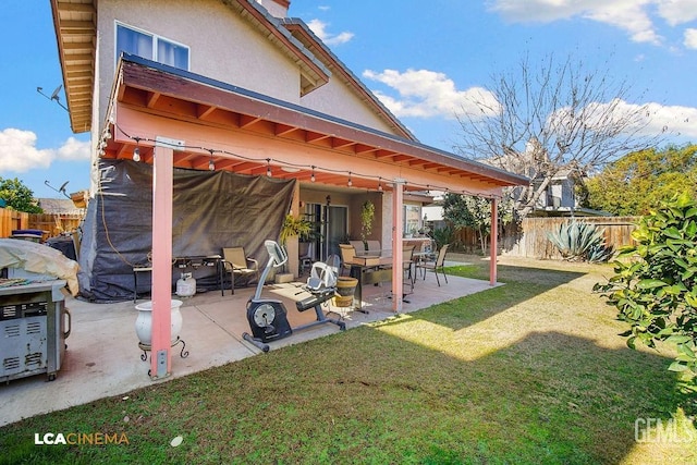 view of yard featuring a patio