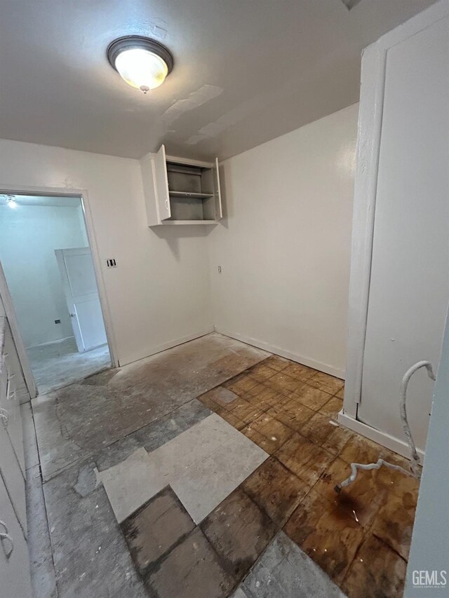 905 Hacienda Dr, Bakersfield, CA 93307 - view of empty room
