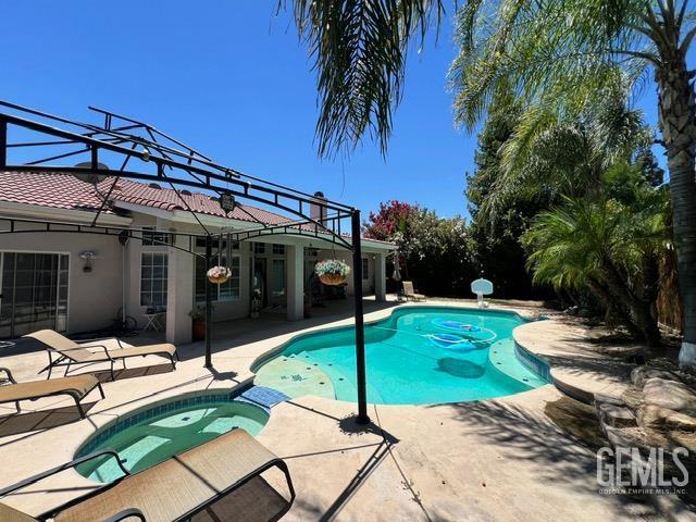 10906 Iron Creek Ave, Bakersfield, CA 93312 - photo 17