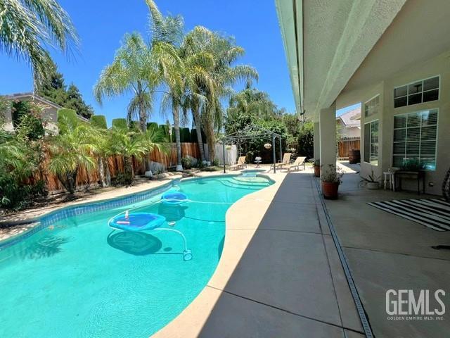 10906 Iron Creek Ave, Bakersfield, CA 93312 - photo 19
