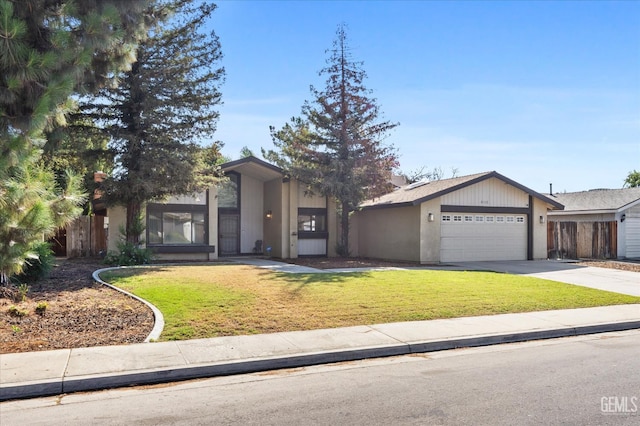 3112 Harrogate Ln, Bakersfield, CA 93309 - mid-century inspired home with an attached garage and concrete driveway