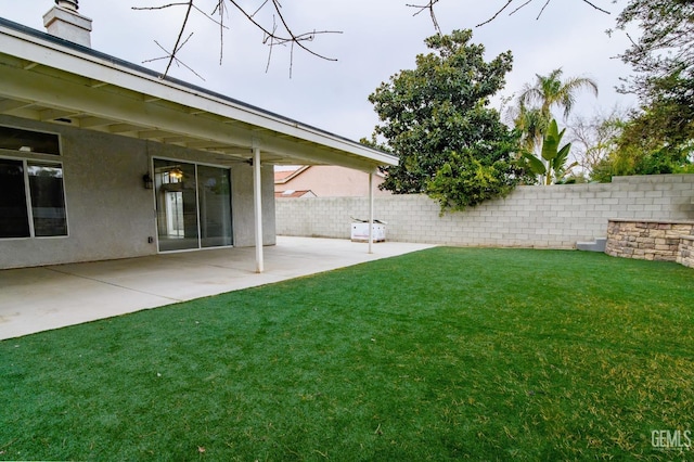 view of yard with a patio area