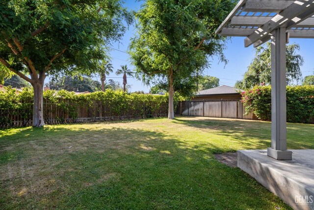 2330 Myrtle St, Bakersfield, CA 93301 - view of yard with a pergola