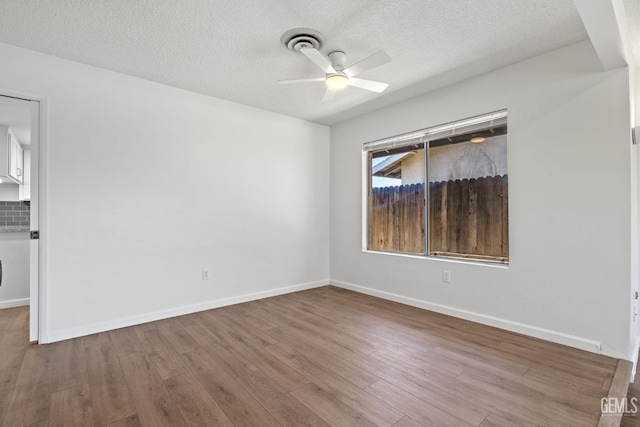 5005 Belcrest Ave, Bakersfield, CA 93309 - photo 12