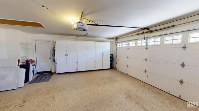1334 Renfro Rd, Bakersfield, CA 93314 - garage with a garage door opener
