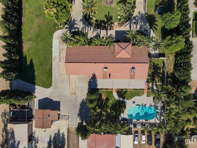 854 Vineland Rd, Bakersfield, CA 93306 - aerial view of a pool area