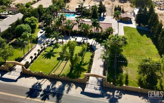 854 Vineland Rd, Bakersfield, CA 93306 - bird's eye view of a pool