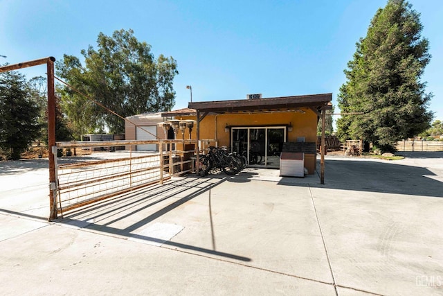 854 Vineland Rd, Bakersfield, CA 93306 - view of horse barn