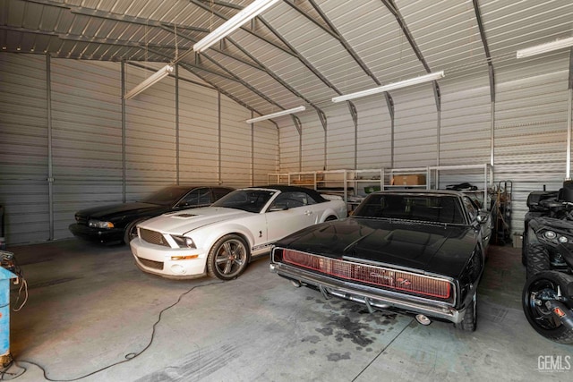 854 Vineland Rd, Bakersfield, CA 93306 - garage with metal wall