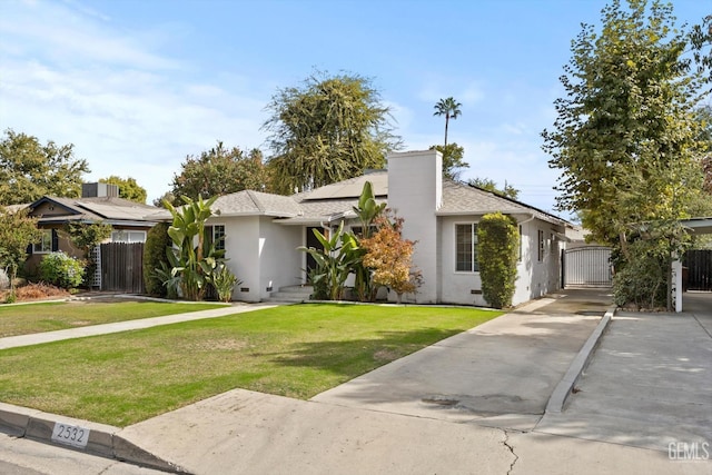 view of front of property with a front yard