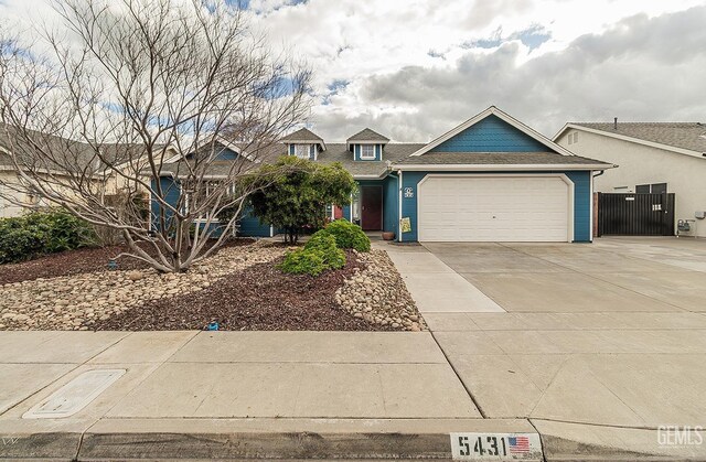 Listing photo 2 for 5431 W Pontiac Way, Fresno CA 93722