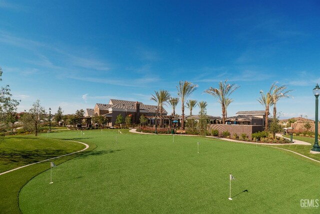 2411 Addlington St, Bakersfield, CA 93311 - view of property's community featuring a putting green