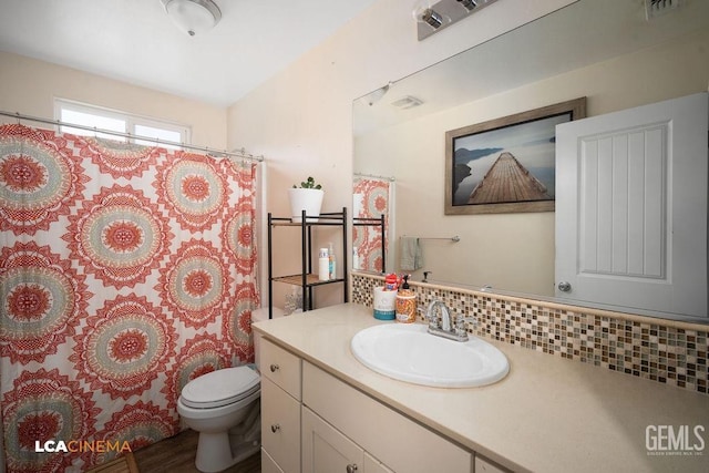 9311 Caliente Creek Ct, Bakersfield, CA 93311 - bathroom with vanity, backsplash, and a shower with curtain