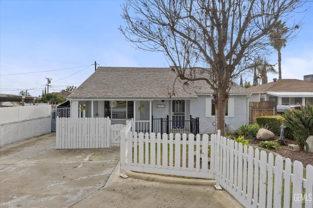 view of front of property featuring a porch