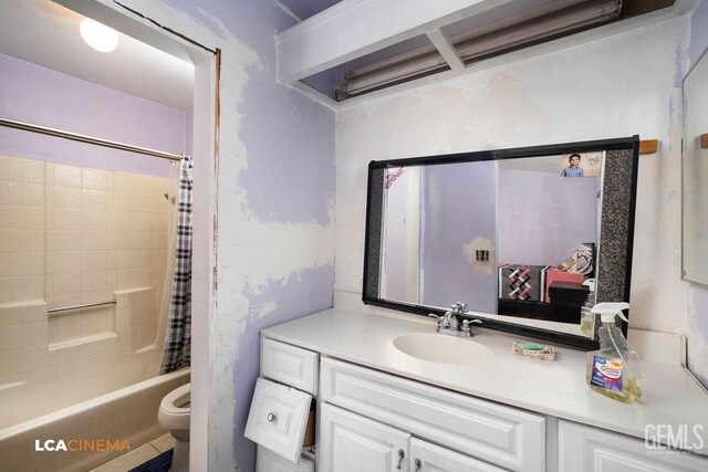 11705 Cactus Dr, Bakersfield, CA 93312 - full bath featuring vanity, toilet, and shower / bath combination with curtain