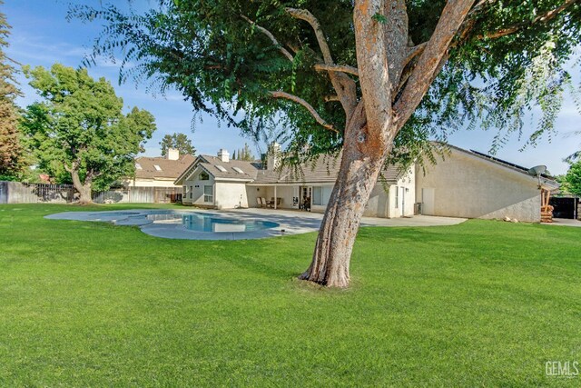11520 Pinehaven Ave, Bakersfield, CA 93312 - view of pool with a patio