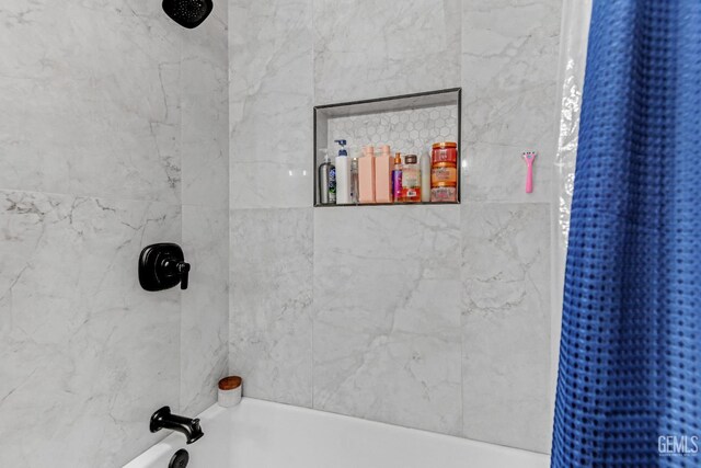 11520 Pinehaven Ave, Bakersfield, CA 93312 - full bathroom featuring shower / bath combination with curtain