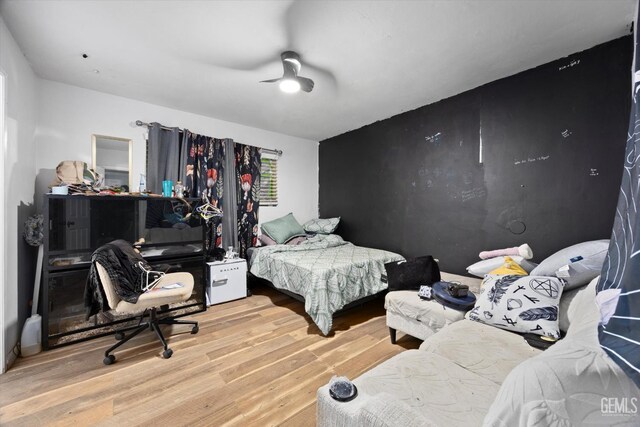 2716 Bladen St, Bakersfield, CA 93309 - bedroom with wood finished floors and a ceiling fan