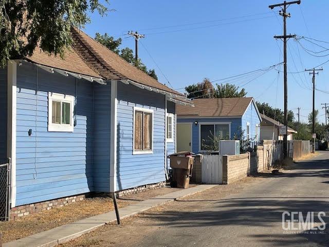 view of side of property