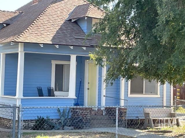 view of front of home with covered porch