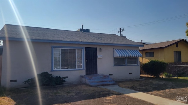 1239 El Tejon Ave, Bakersfield, CA 93308 - bungalow-style home with crawl space and a shingled roof