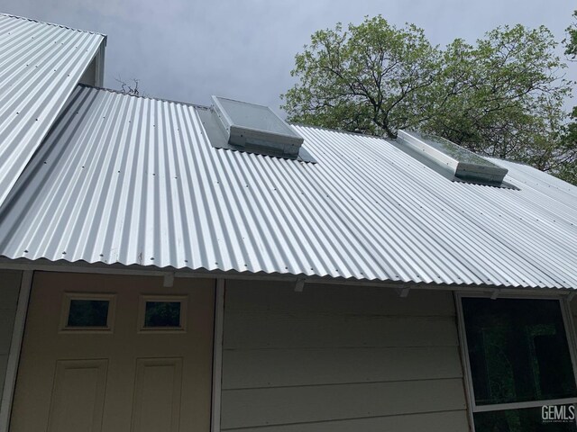 0 Rancheria Rd, Bakersfield, CA 93306 - exterior view of a metal roof
