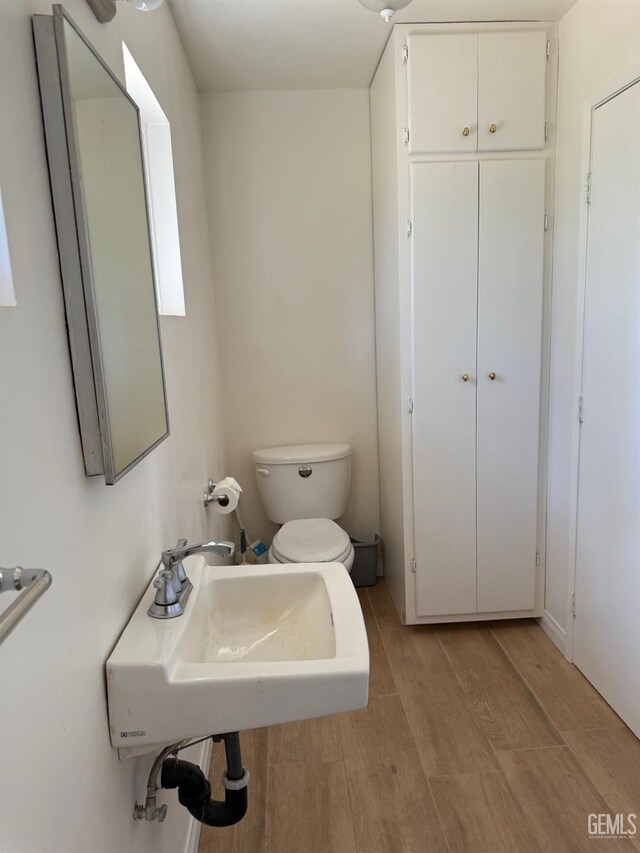 0 Rancheria Rd, Bakersfield, CA 93306 - bathroom featuring toilet and wood finished floors