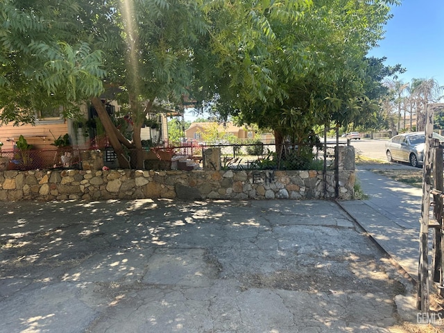 606 L St, Bakersfield, CA 93304 - photo 2