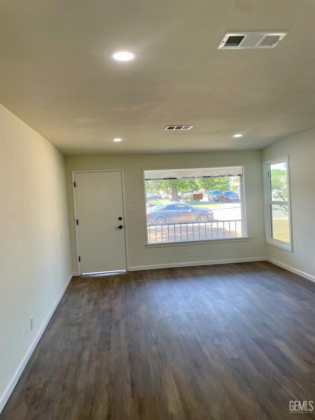 656 Minter Ave, Shafter, CA 93263 - foyer with dark wood-type flooring and recessed lighting