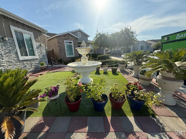 5917 Hawthorn Tree Ln, Bakersfield, CA 93313 - view of yard