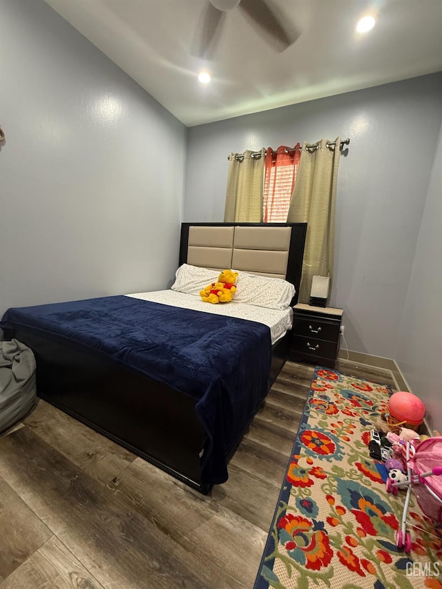 5917 Hawthorn Tree Ln, Bakersfield, CA 93313 - bedroom featuring dark wood finished floors, recessed lighting, a ceiling fan, and baseboards